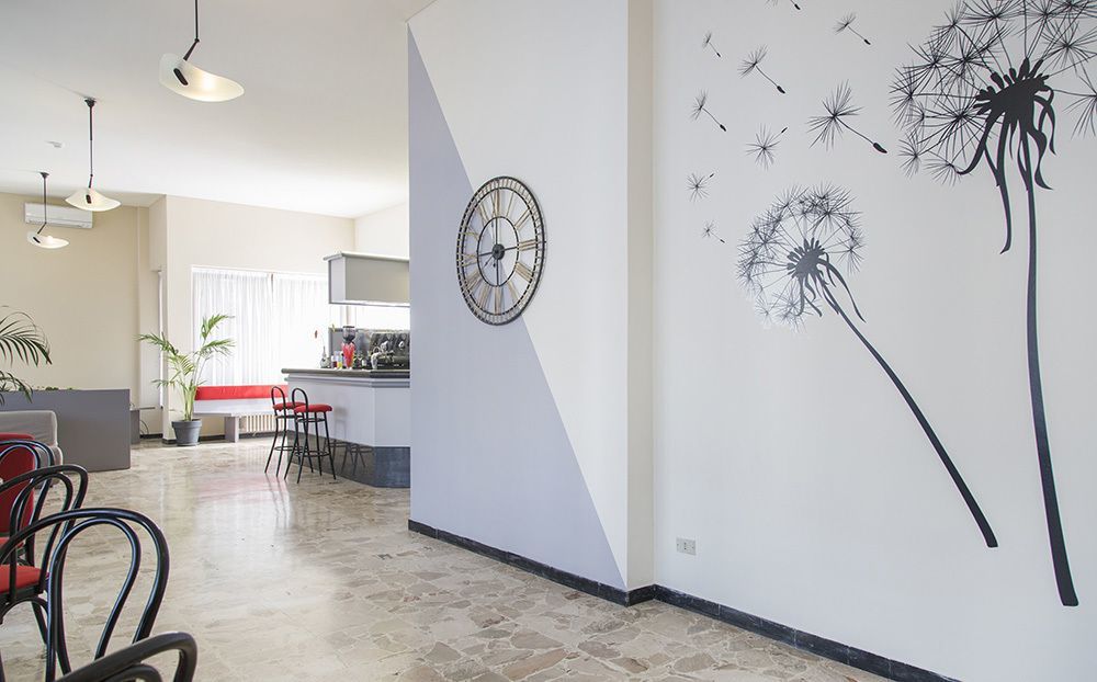 Aries Hotel Lesa Buitenkant foto