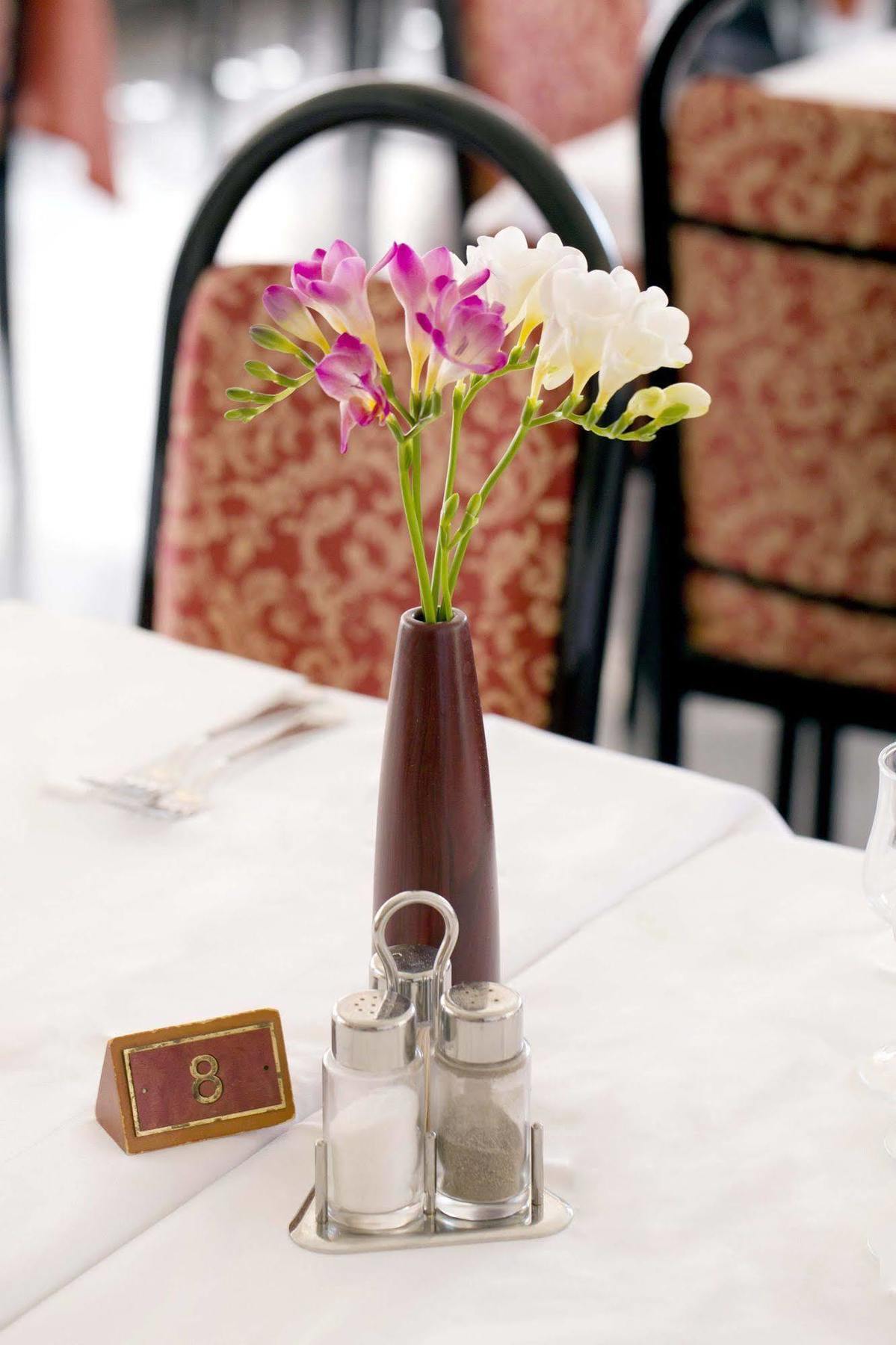Aries Hotel Lesa Buitenkant foto